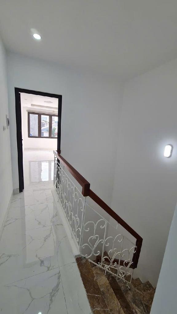 Bán nhà trung tâm quận Hai Bà Trưng, mặt ngõ to, kinh doanh, 28m, 5x tỷ